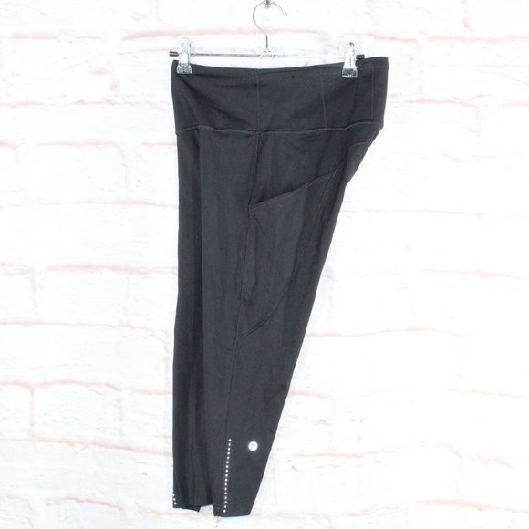 *Lululemon Black Polyester Spandex Blend Side Pockets Crop Capri Leggings Size - Picture 7 of 8